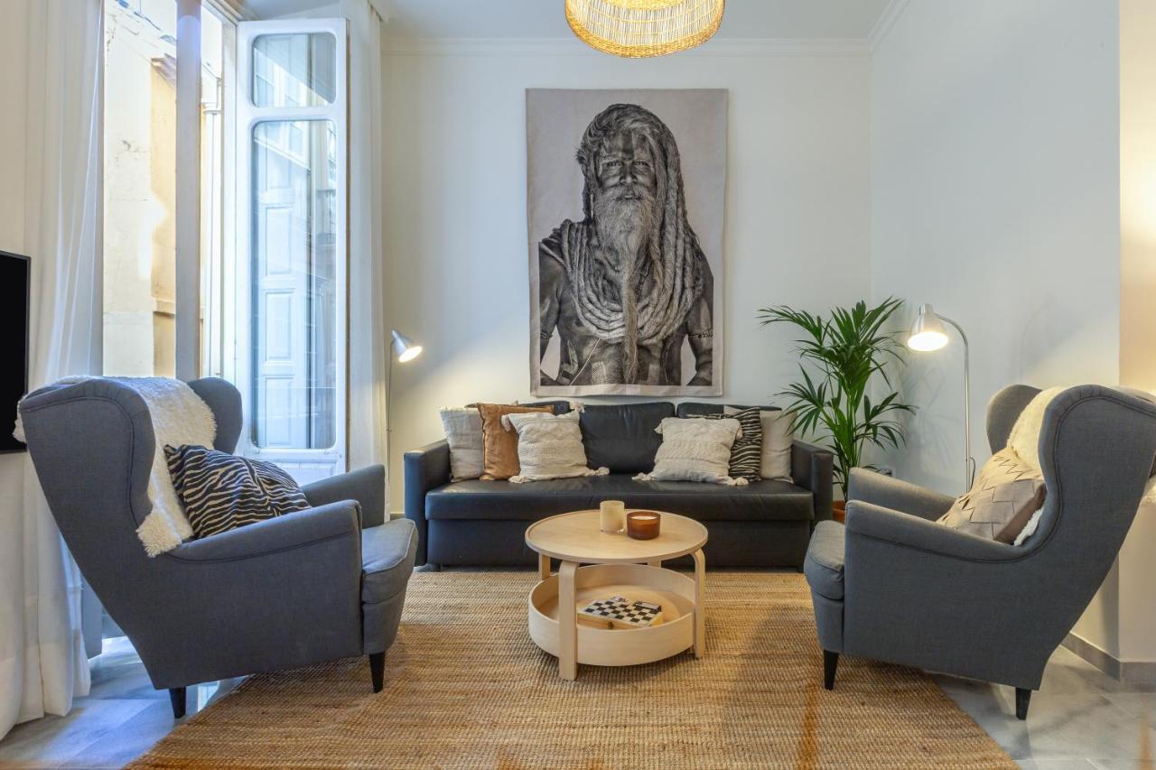 Puerta De Larios: Central Three-Bedroom Apartment With Balconies And Patio Málaga Exteriör bild