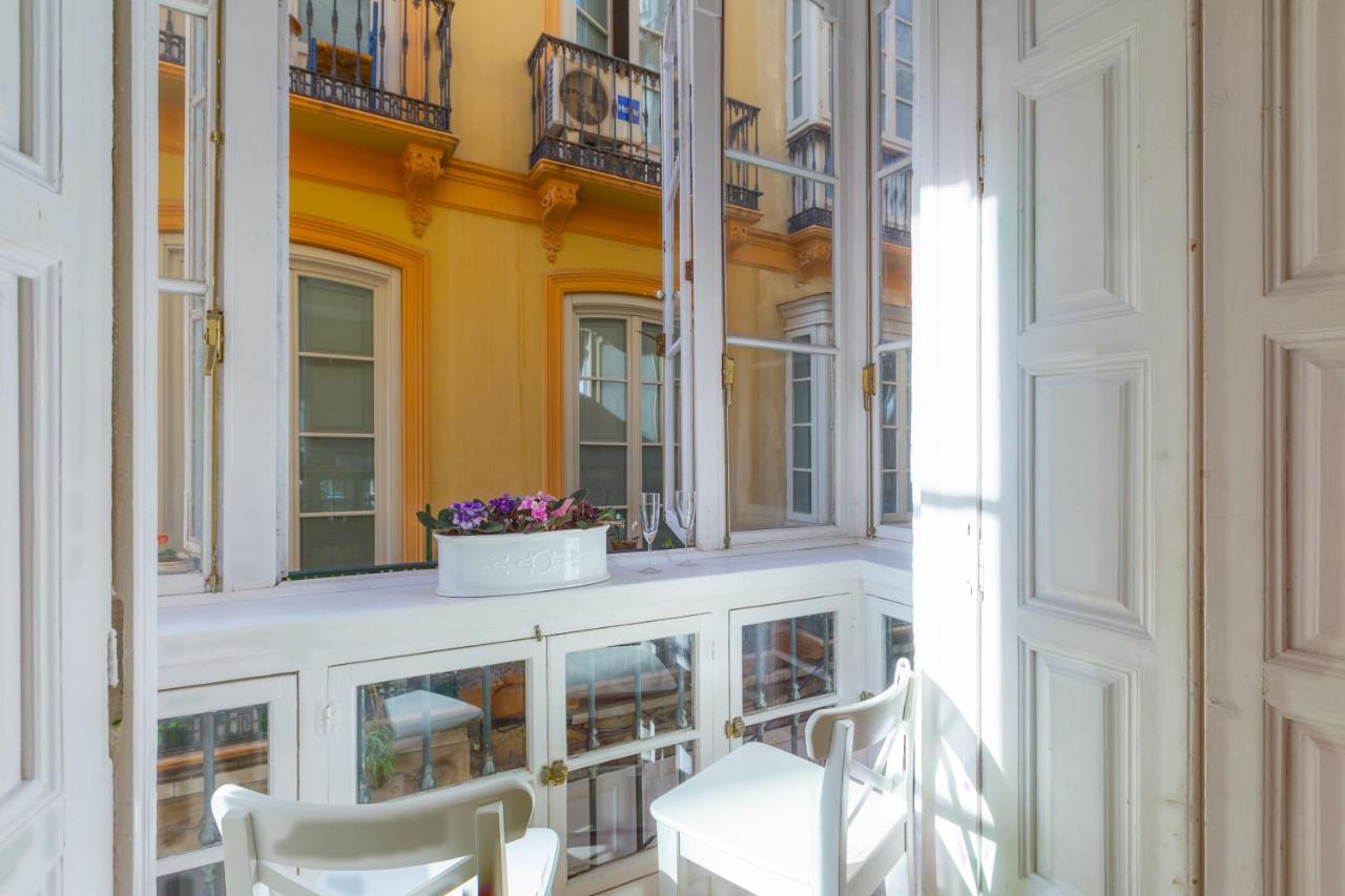 Puerta De Larios: Central Three-Bedroom Apartment With Balconies And Patio Málaga Exteriör bild