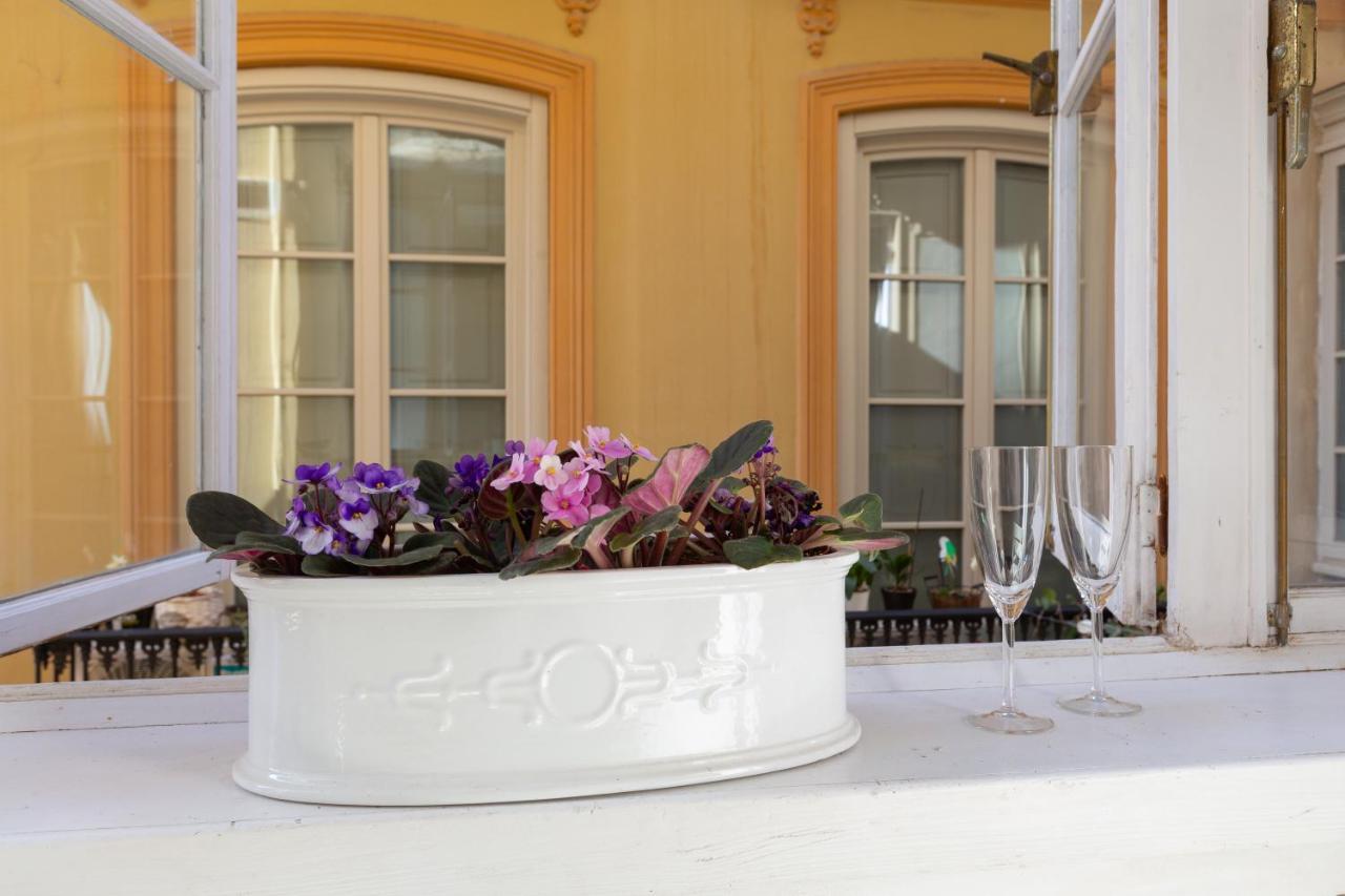 Puerta De Larios: Central Three-Bedroom Apartment With Balconies And Patio Málaga Exteriör bild