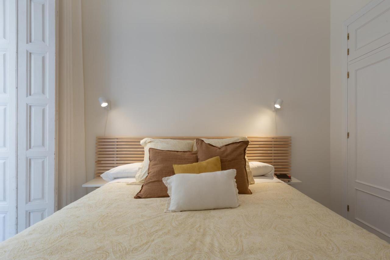 Puerta De Larios: Central Three-Bedroom Apartment With Balconies And Patio Málaga Exteriör bild