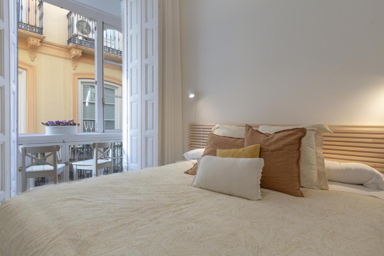 Puerta De Larios: Central Three-Bedroom Apartment With Balconies And Patio Málaga Exteriör bild