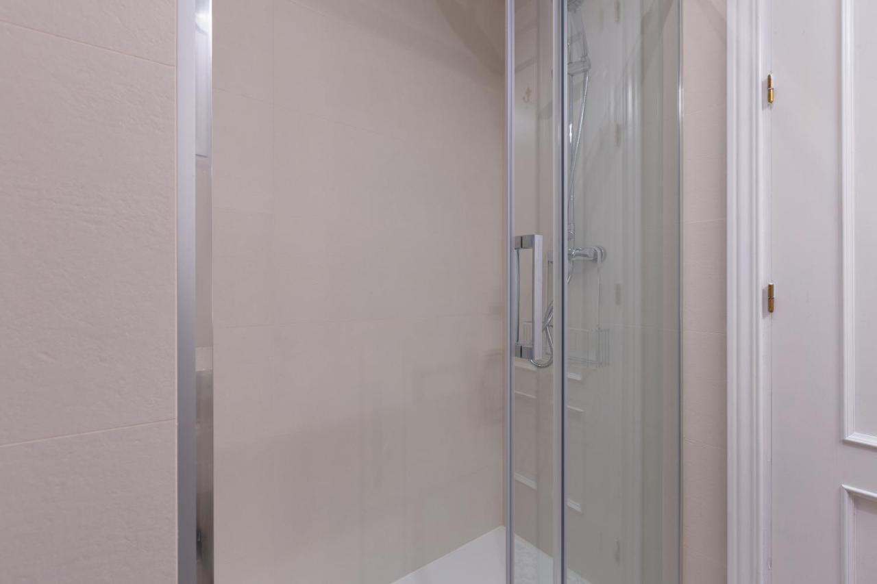 Puerta De Larios: Central Three-Bedroom Apartment With Balconies And Patio Málaga Exteriör bild