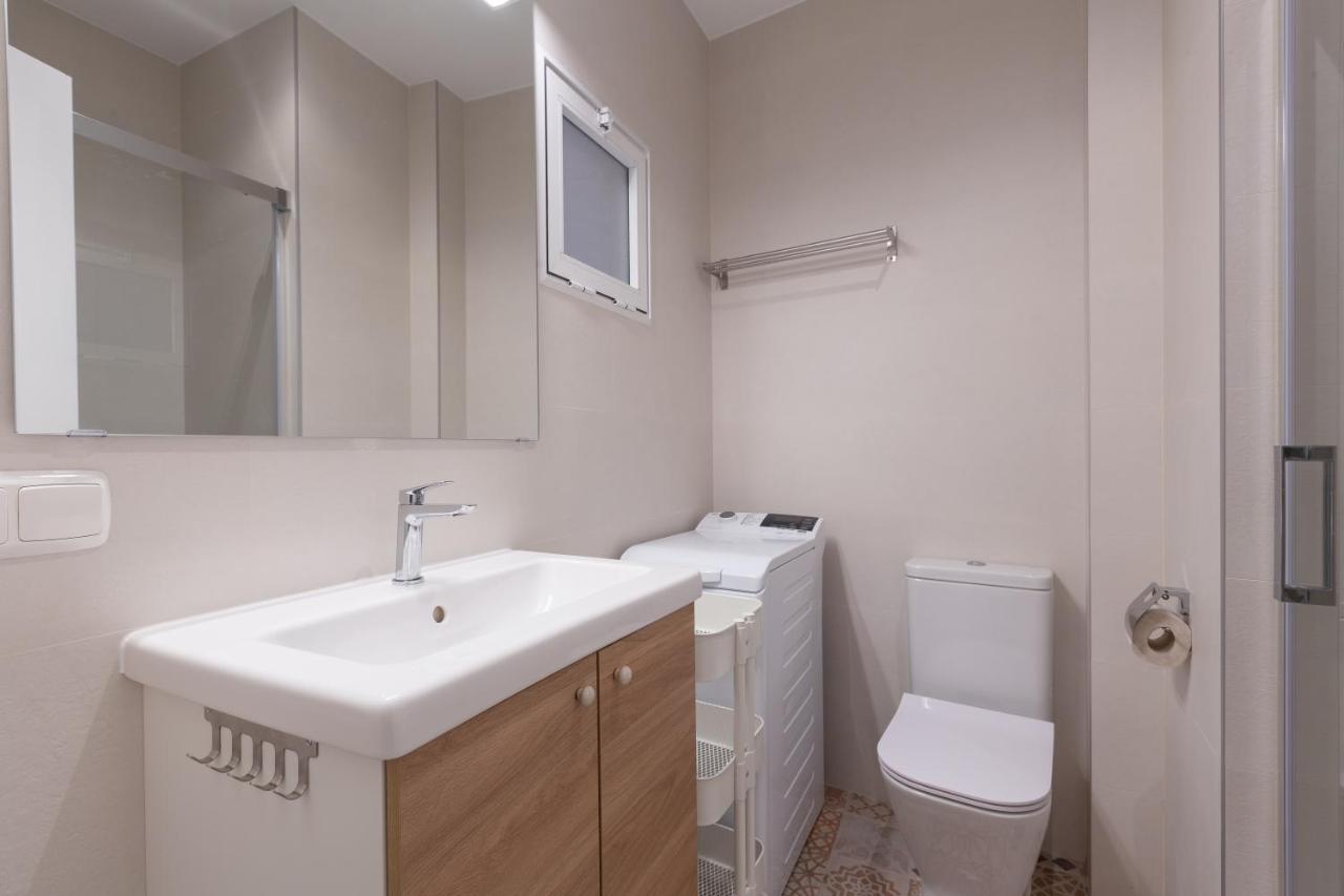 Puerta De Larios: Central Three-Bedroom Apartment With Balconies And Patio Málaga Exteriör bild