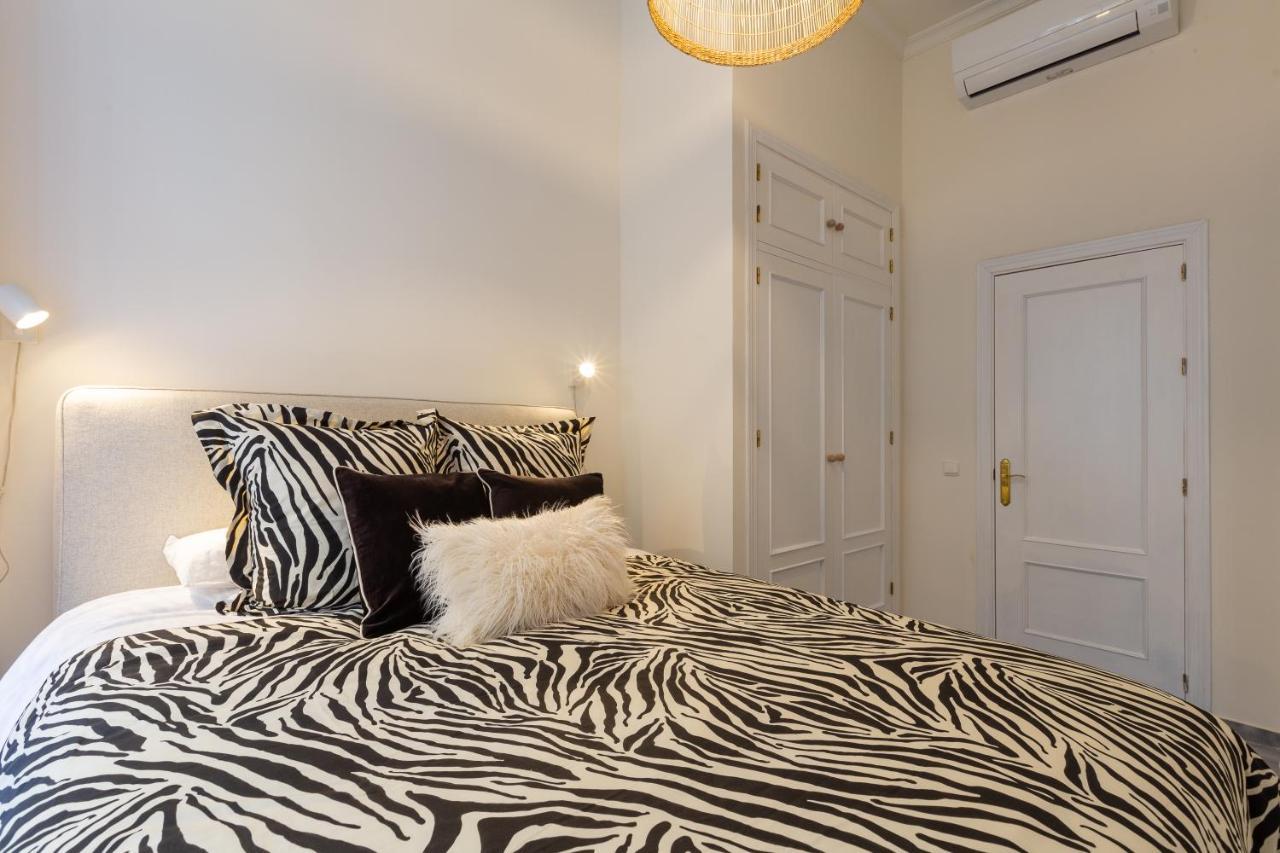 Puerta De Larios: Central Three-Bedroom Apartment With Balconies And Patio Málaga Exteriör bild