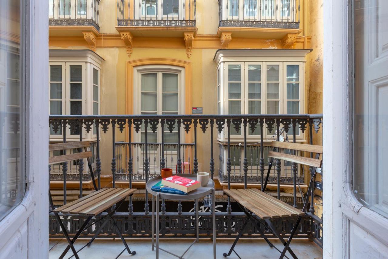 Puerta De Larios: Central Three-Bedroom Apartment With Balconies And Patio Málaga Exteriör bild