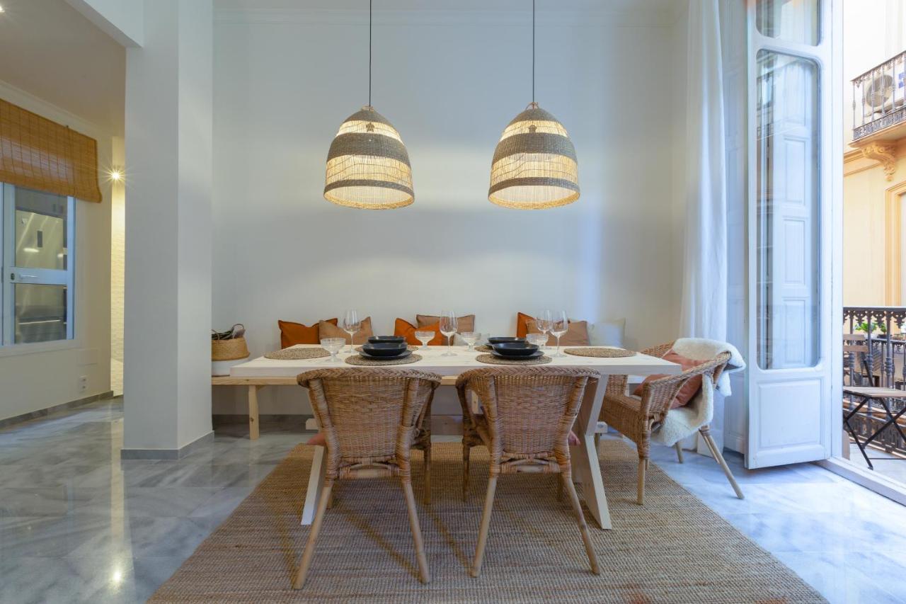 Puerta De Larios: Central Three-Bedroom Apartment With Balconies And Patio Málaga Exteriör bild